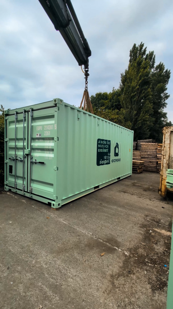 Container collecte Eco Maison installé vert RAL 6019 recyclage mobilier Bergerac