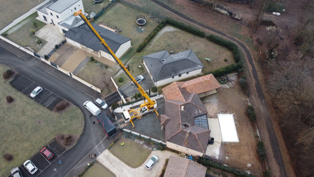 Livraison container bureau 20 pieds par grue mobile Boulazac Isle Manoire Dordogne