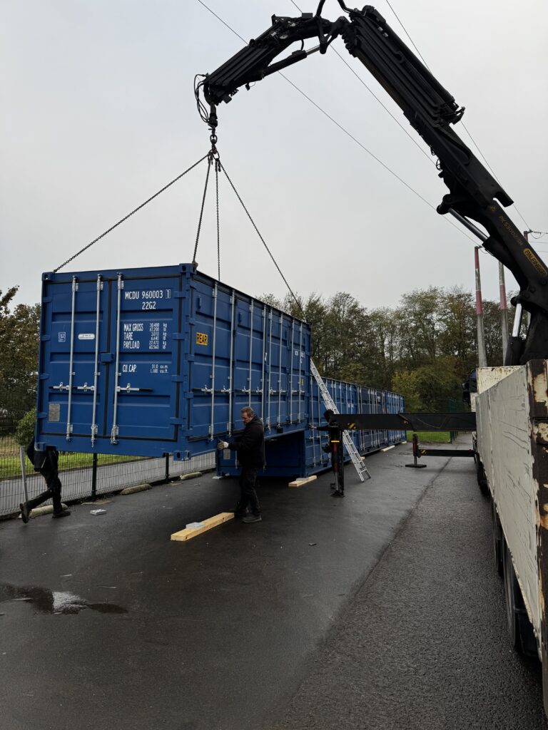 Livraison container open side IKEA Liège par grue mobile Hognoul