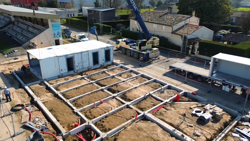 Livraison Maison Rugby Libourne - Containers assemblés avec grue et équipes In'Box