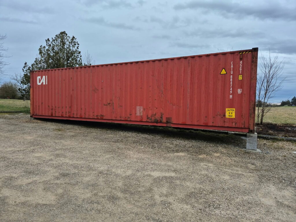 Container 40 pieds High Cube installé stockage BALADDA plâtrerie Évans Jura