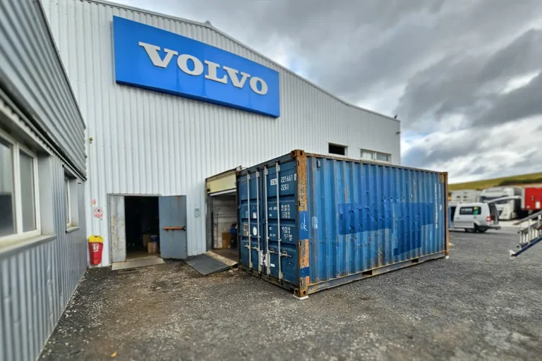 Container de stockage 20 pieds installé chez Charente Truck Service à Notre Dame de Sanilhac, garage agréé Volvo Truck en Dordogne